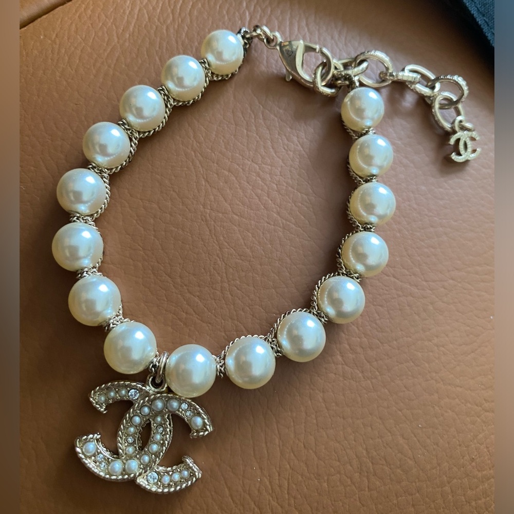 🌹 💯 Authentic Chanel bracelet